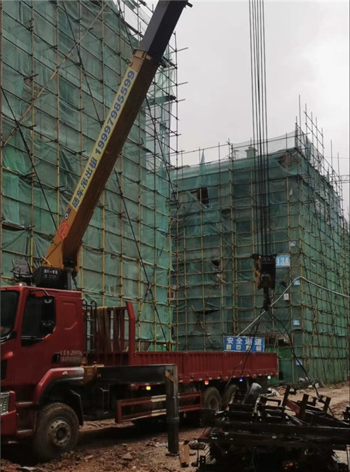 安阳市“慢工细活”—— 吊车的 “微动控制” 技术